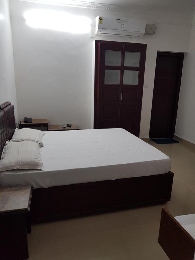 All Seasons Guest House Thiruvananthapuram Esterno foto