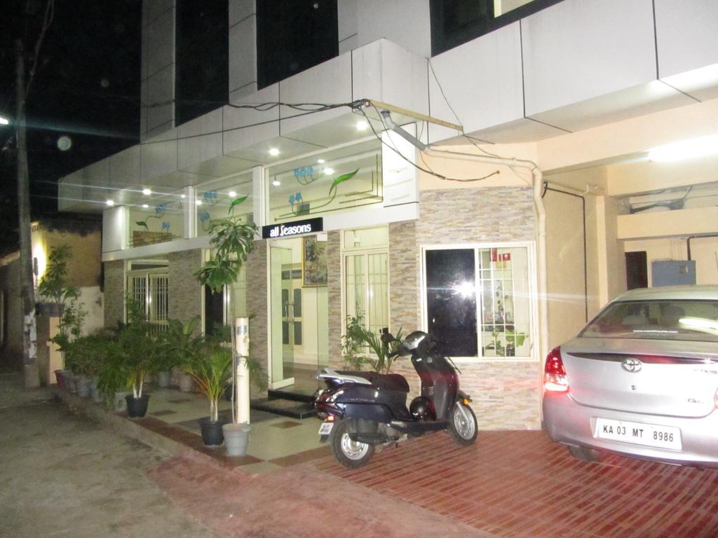 All Seasons Guest House Thiruvananthapuram Esterno foto