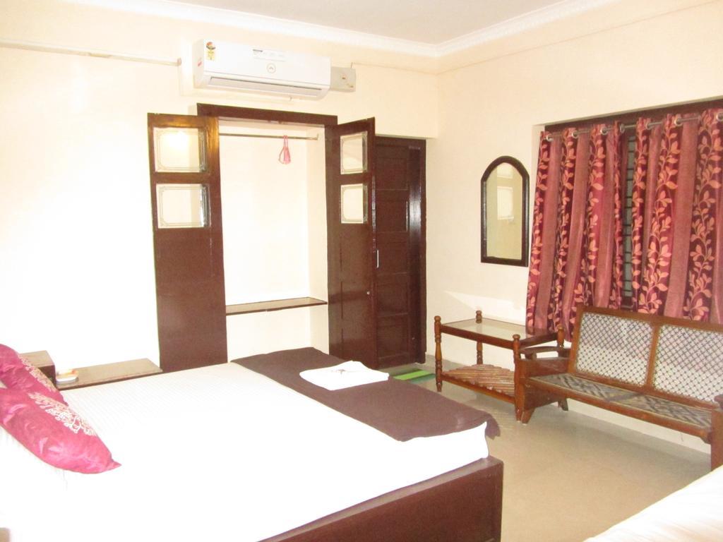 All Seasons Guest House Thiruvananthapuram Esterno foto